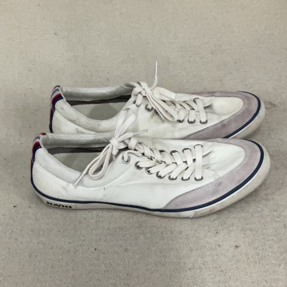 EUC men’s SeaVees sneakers